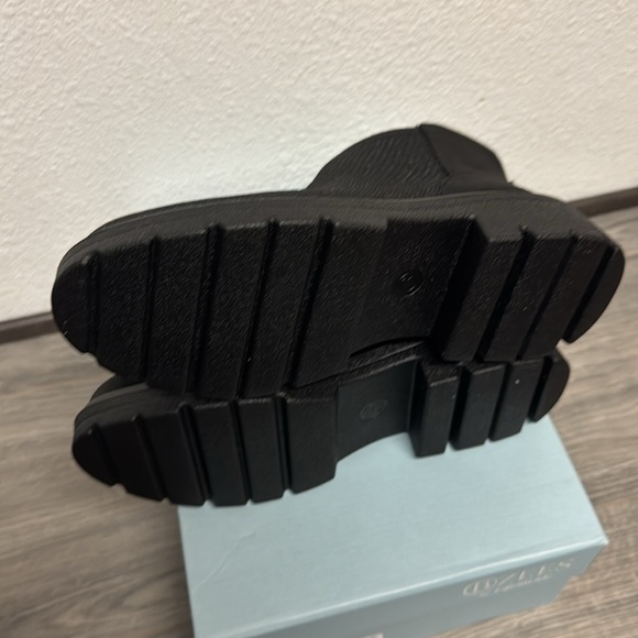 Bzees May Ankle Boot - Picture 9 of 9